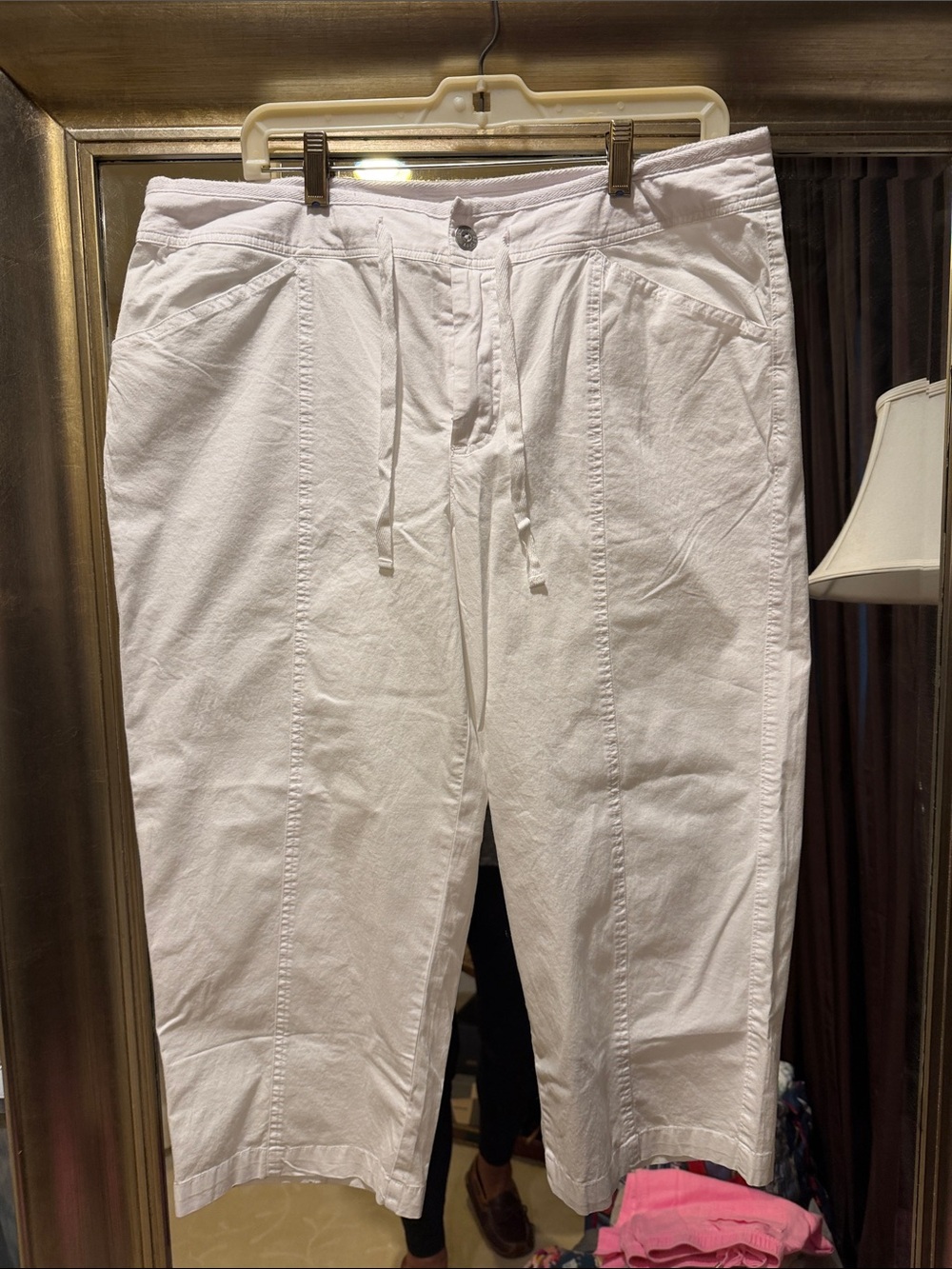 Escape Women's White Drawstring Capris L